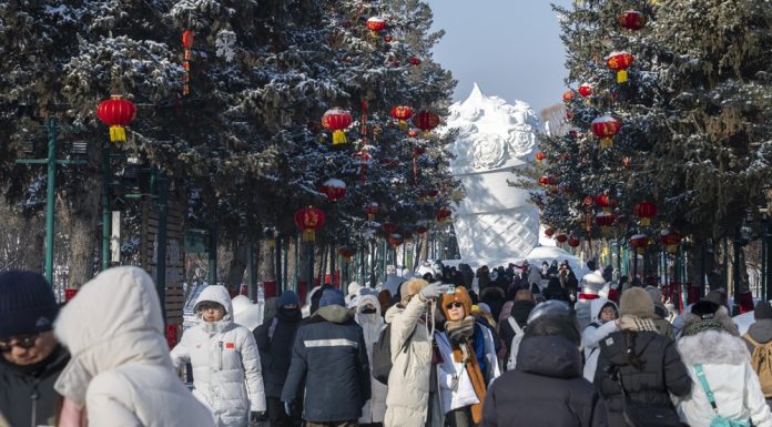 Cina: iniziata esposizione sperimentale di sculture di neve a Sun Island (2)