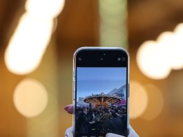 Italia: l’atmosfera dei mercatini di Natale anima Piazza Navona a Roma (3)