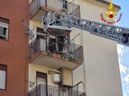 Incendio in un appartamento di Messina, muore un uomo di 78 anni