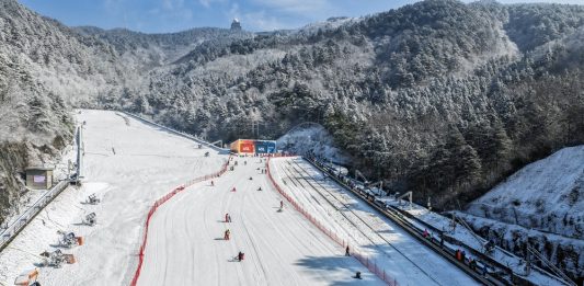Cina: boom degli sport invernali nello Zhejiang (2)