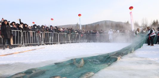 Cina: tradizioni e pesca invernale a Mohe (1)