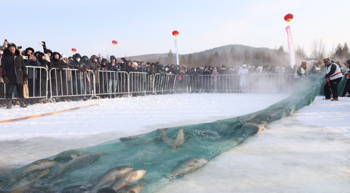 Cina: tradizioni e pesca invernale a Mohe (1)