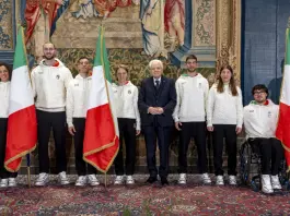 Milano-Cortina 2026, Mattarella consegna il tricolore ai portabandiera azzurri / Video