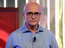 Alfonso Signorini indagato a Milano per violenza sessuale ed estorsione