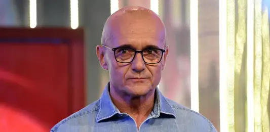 Alfonso Signorini indagato a Milano per violenza sessuale ed estorsione