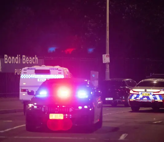 Australia, sparatoria a Bondi Beach durante festa ebraica di Hannukah: 12 morti, tra le vittime anche uno degli attentatori