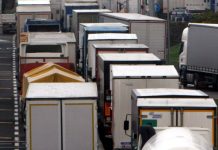 Caro carburante, sospeso il fermo dell’autotrasporto dopo l’incontro col Governo