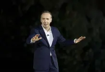 Su Rai 1 Benigni racconta “Pietro, un uomo nel vento”