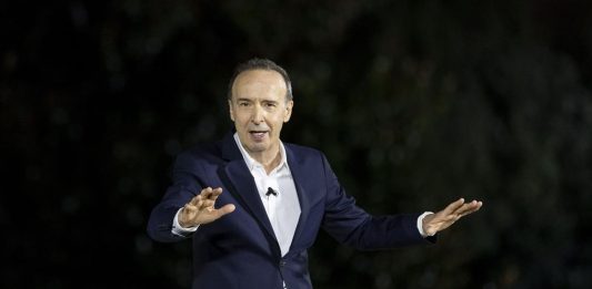 Su Rai 1 Benigni racconta “Pietro, un uomo nel vento”