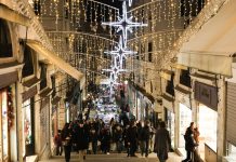 Festività natalizie, il sindaco Brugnaro firma ordinanza a tutela di decoro urbano e sicurezza