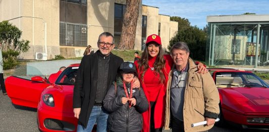 Roma si tinge di rosso Ferrari con il “Christmas Day”