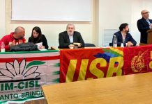 Ex Ilva, Emiliano con sindacanti ed enti locali al consiglio di fabbrica a Taranto