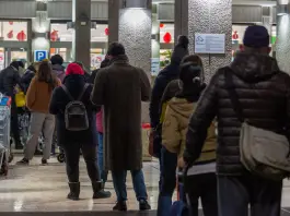 Cenone di Capodanno: la spesa media delle famiglie è di 127 euro, consumi ad oltre 3,3 miliardi