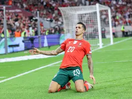 Cancelo attacks a passenger on a plane, but it was a prank