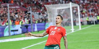 Cancelo attacks a passenger on a plane, but it was a prank