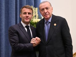 Erdogan sente Macron: “La Turchia è pronta a collaborare per la pace tra Russia e Ucraina”