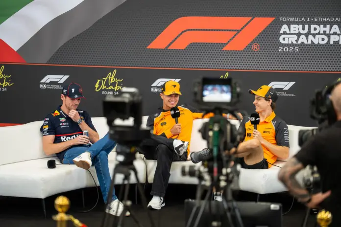 Verstappen, Norris e Piastri