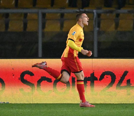 Il primo lampo di Stulic, il Lecce batte il Pisa 1-0