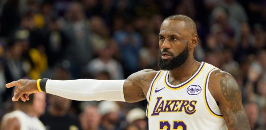 Nba, LeBron James lascia i Los Angeles Lakers