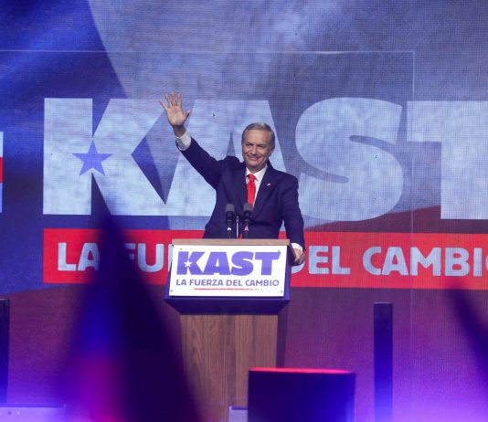 انتخاب خوسيه أنطونيو كاست رئيسًا لتشيلي