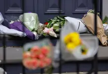 Australia, attentato a Bondi Beach: trovata una bandiera dell’Isis nel veicolo dei due terroristi