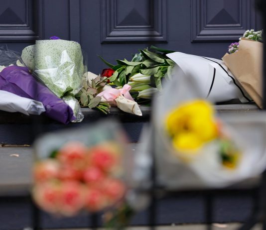 Australia, attentato a Bondi Beach: fermati 7 uomini, domenica lutto nazionale