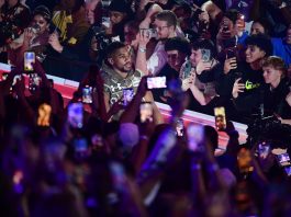 Paura per Joshua, incidente stradale in Nigeria: due morti, il pugile lievemente ferito