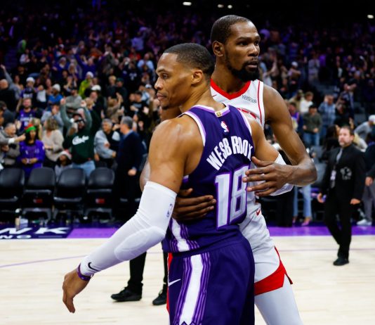Colpo Sacramento contro Houston, San Antonio vola al secondo posto: il resoconto della notte Nba