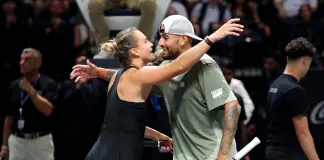 Tennis, Kyrgios vince la “Battaglia dei Sessi”: Sabalenka sconfitta 6-3 6-3