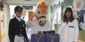 A Palermo “Natale con la Fise”, un pony porta regali ai bambini ricoverati all’ospedale Cervello