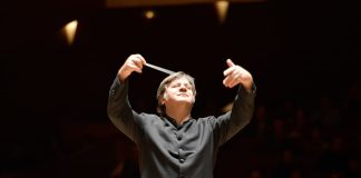Gunter Neuhold dirige l’Orchestra Sinfonica Siciliana al teatro Politeama di Palermo