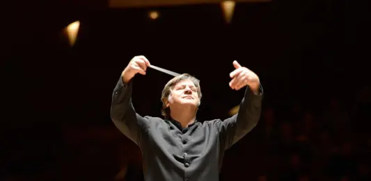 Gunter Neuhold dirige l’Orchestra Sinfonica Siciliana al teatro Politeama di Palermo