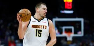 Celtics ko a Milwaukee nella notte Nba, Jokic trascina i Denver Nuggets