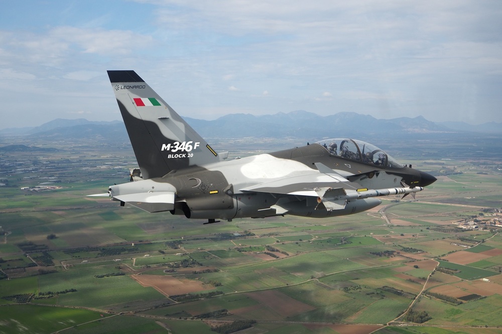 Leonardo firma un contratto per la fornitura di 12 aerei M-346 F Block-20 all’Austria