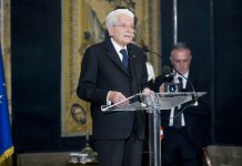 Mattarella “La democrazia è più forte dei suoi nemici” / Video
