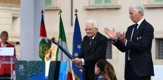 Mattarella accende il braciere olimpico dei Giochi Invernali di Milano-Cortina 2026 / Video