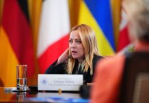 Ucraina, Meloni sente Zelensky e i leader Ue “Aumentare convergenza su sicurezza, sostegno e ricostruzione”