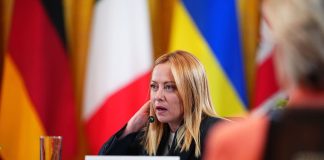 Ucraina, Meloni sente Zelensky e i leader Ue “Aumentare convergenza su sicurezza, sostegno e ricostruzione”
