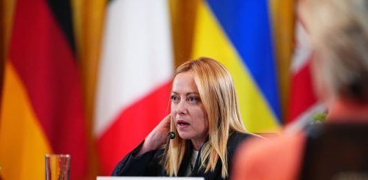 Ucraina, Meloni sente Zelensky e i leader Ue “Aumentare convergenza su sicurezza, sostegno e ricostruzione”