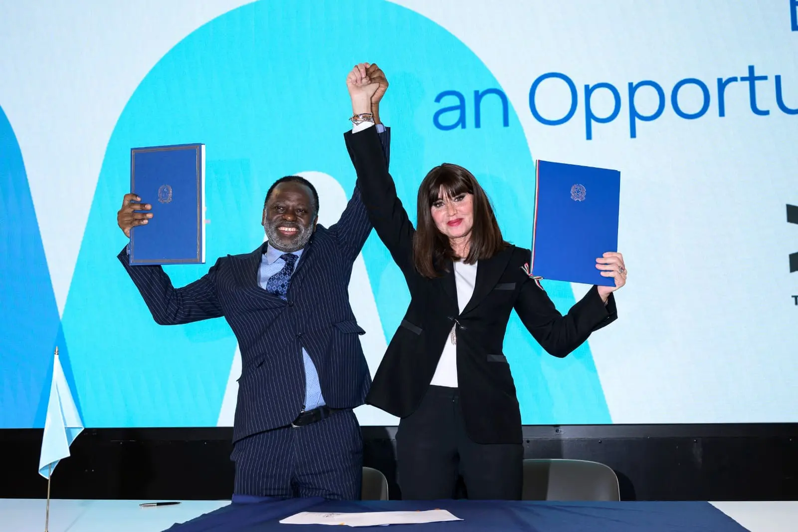 In Italia l’Università delle Nazioni Unite sull’AI, Bernini firma l’atto costitutivo a Bologna In Italia l’Università delle Nazioni Unite sull’AI, Bernini firma l’atto costitutivo a Bologna