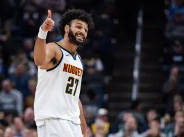 Milwaukee sorprende Detroit nella notte Nba, Murray straripante contro Indiana