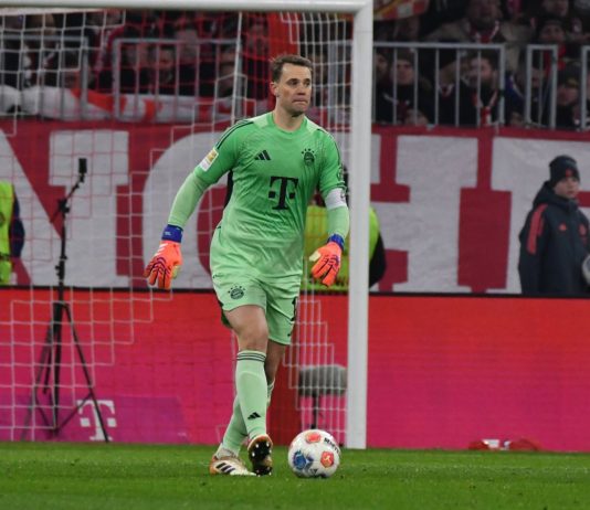 Bayern Munich, Neuer suffers thigh injury