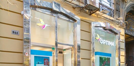 Optima inaugura il primo flagship store a Napoli, aperto punto vendita in Corso Umberto