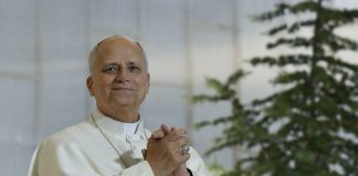 Papa Leone XIV prega al porto di Beirut, nel 2020 l’esplosione che provocò 218 morti