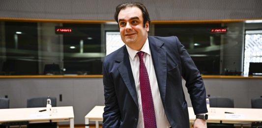 Il greco Kyriakos Pierrakakis eletto presidente dell’Eurogruppo