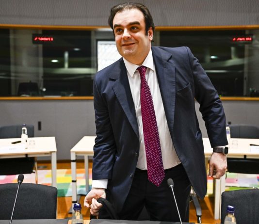 Il greco Kyriakos Pierrakakis eletto presidente dell’Eurogruppo