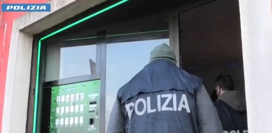 Maxi operazione della Polizia in diverse città, 384 arresti e 655 indagati