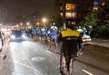 Auto sulla folla durante una parata natalizia in Olanda, almeno 9 feriti