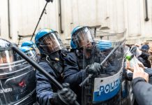 Torino, blitz nel centro sociale Askatasuna. Il sindaco Lo Russo “Cessato il patto di collaborazione”