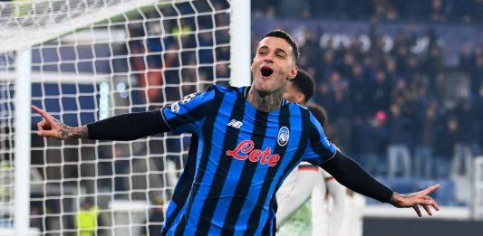 Scamacca e De Ketelaere fanno volare l’Atalanta, contro il Chelsea finisce 2-1